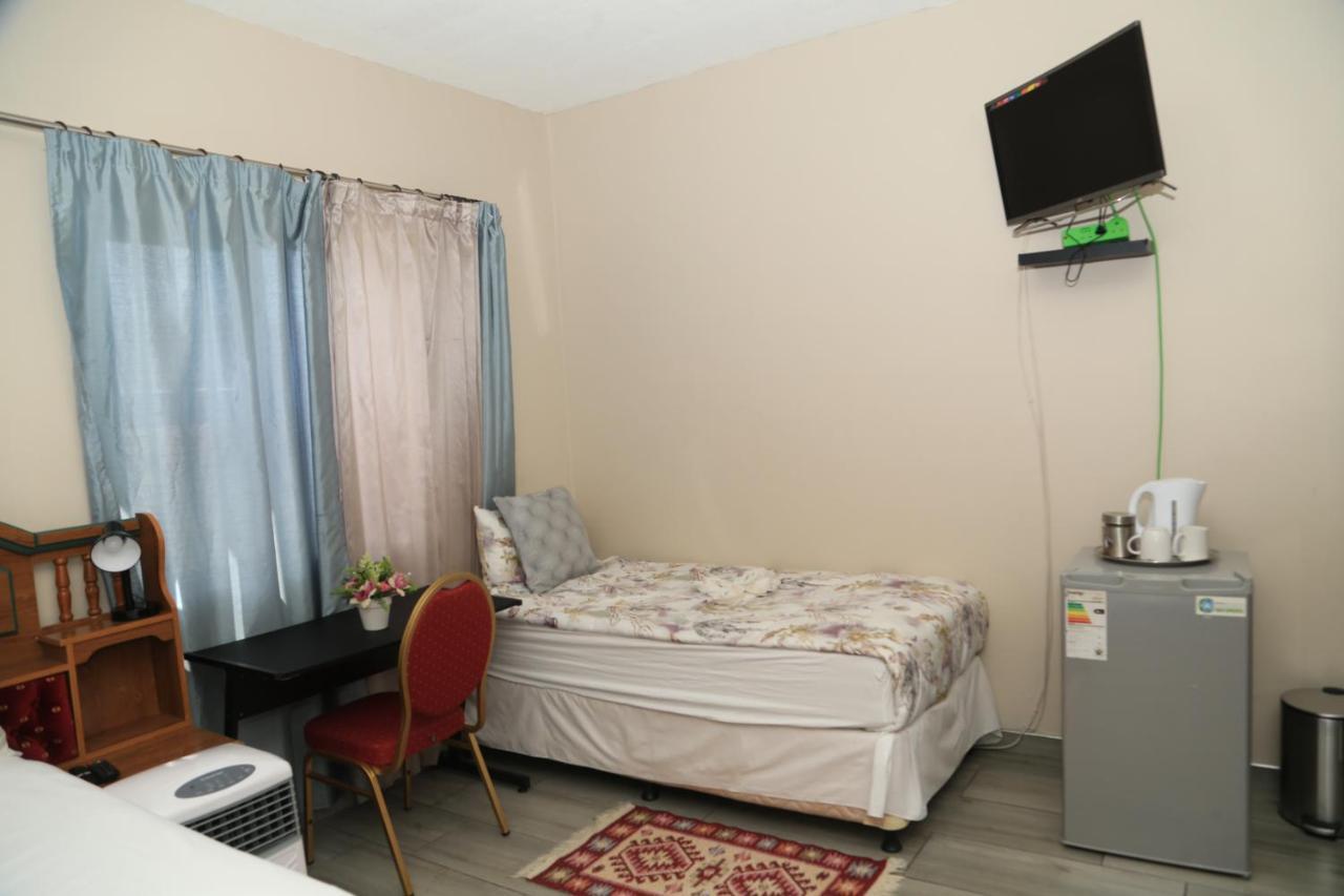 Coco Palm Bed & Breakfast Windhoek Kültér fotó